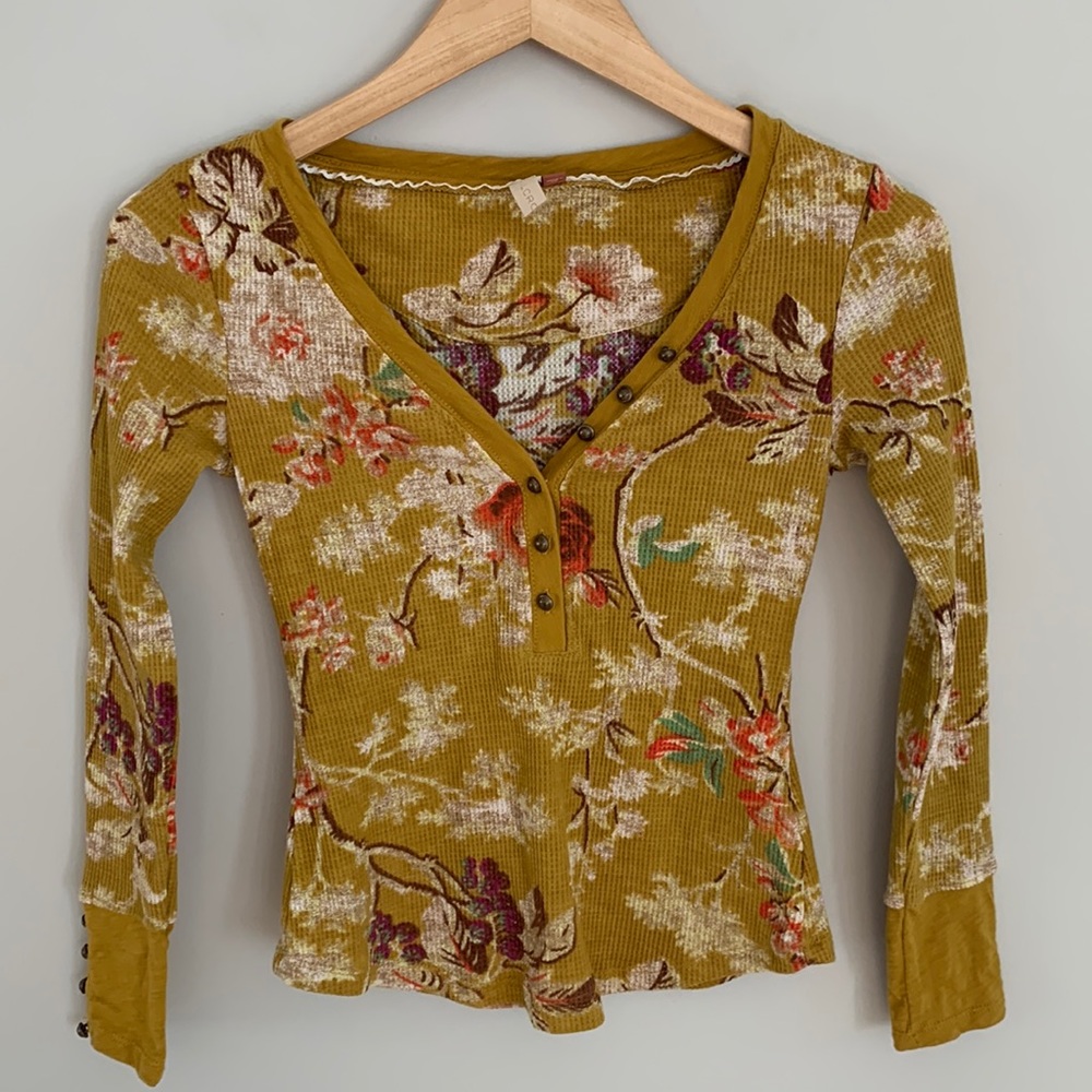 Anthropologie Pilcro Waffle Henley Long Sleeve Floral Top